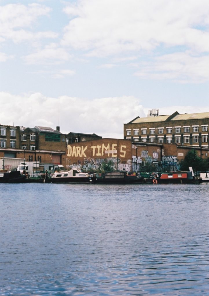 Foreshadows | 予兆の輪郭